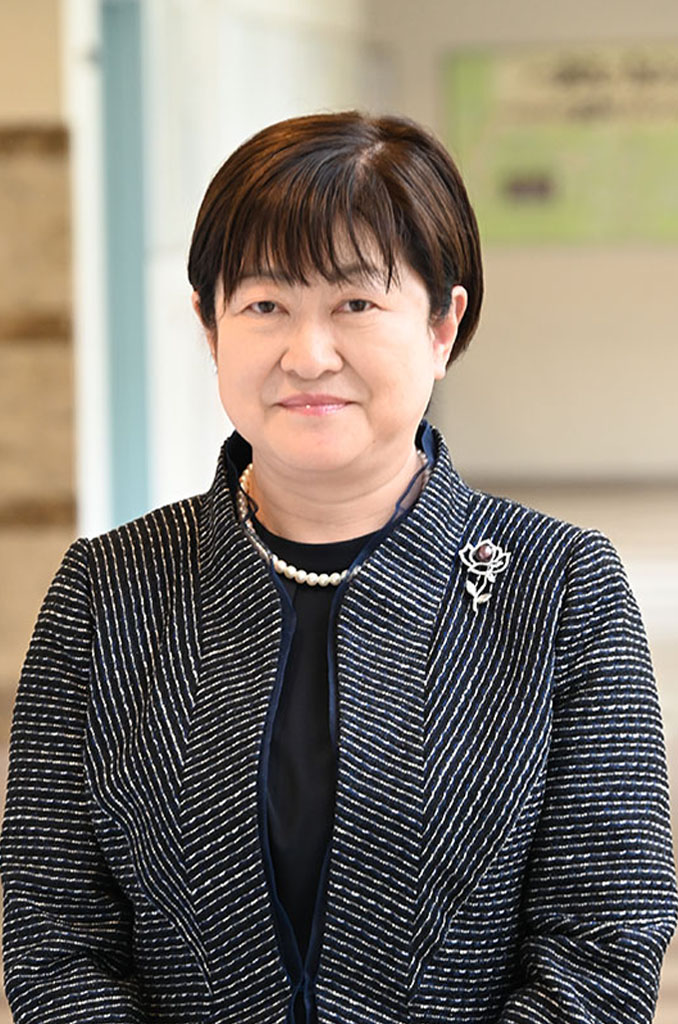 校長　　副校長　　鈴木 智恵子